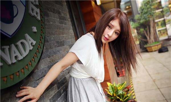 德钦想找一个女性生孩子给报酬-｛找个女人生孩子多少钱｝