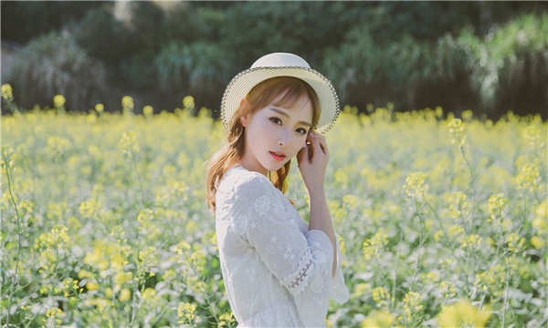 德钦标题：想找个女人帮忙生孩子的有效解决方案，助您圆梦家庭